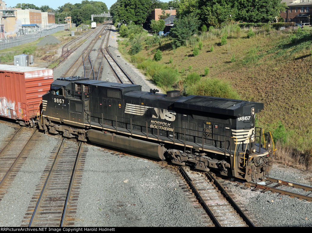 NS 9867 leads train P41-10 across Boylan Junction